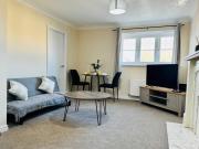 Manchester Stay Hub - 2BR with Free Parking, Near Airport & Attractions