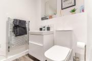 Modern Digbeth Flat Sleeps 4 Modern Digbeth Flat Sleeps 4