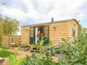 Poppies Shepherds Hut - Sleeps 2 & Hot Tub Poppies Shepherds Hut - Sleeps 2 & Hot Tub