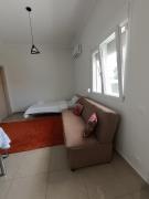 Kamenos Pyrgos Apartments 3