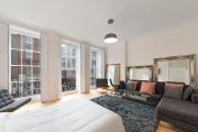 Upper Berkely St Studio 1st Floor Sleeps 4
