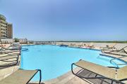 7th-Floor Oceanfront Unit with Pools in Port Aransas