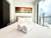 Stunning City Views Studio Gym Pool