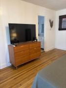 Cozy Apartment Two in Hollywood!