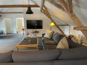 Large 1st floor apartment