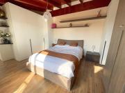 The Urban Nest 2, Spacious, wifi and near the red metro