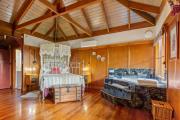 StayAU Ironbark Cottage Romantic Retreat Dandenong