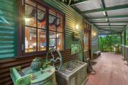 StayAU Ironbark Cottage Romantic Retreat Dandenong