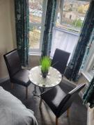 Station Guesthouse - Self entry via keypad inc parking