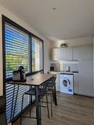 Pré Madame, Terrasse, Parking