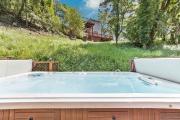 Modern Cabin Retreat with Swim Spa Hot Tub and Air Conditioning
