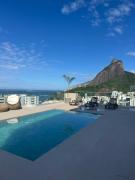 Leblon - Top Flat Leblon, Rooftop Pool, Gym, Sauna, Vista Mar e Dois Irmãos - True Rio