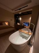 استديو سكاي لايت وتراس خارجي