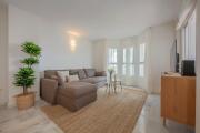 Marvellous 3 Bedroom Flat with Pool and Terrace
