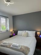 Beautiful View Apartment Near Canary Wharf