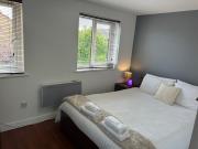 Beautiful View Apartment Near Canary Wharf