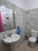 la rose a coté de carry eden