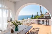 Retreat with sea views & private heated pool! Retreat with sea views & private heated pool!