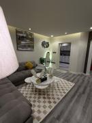 إفيرست الملقا الذاتية إفيرست الملقا الذاتية