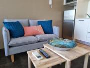 Modern Nomads City Views Studio Walk to Marvel Stadium & Garden