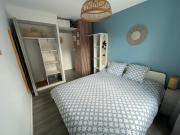 Appartement avec chambre, terrasse et jardinet proche plage, forêt pins, piste cyclable, lac