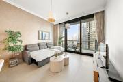 FIRST CLASS 1BR Majestic Burj Khalifa View