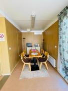 GreenPark Tiny House, Garden Terrace & Parking