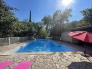 Villa historique à Berrias-et-Casteljau, 350 m² avec piscine privée Villa historique à Berrias-et-Casteljau, 350 m² avec piscine privée