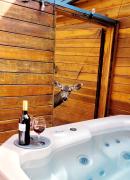 Cowboys Trail with HotTub, King&QueenBed, in UpperCanyon, Pets welcome