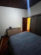 Casa com 3 suítes e área de churrasqueira