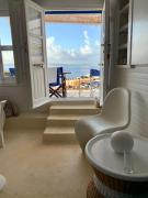 Top Oia