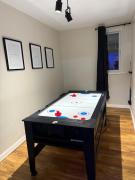 Luxury Modern Apartment, Sleeps 4 and Games Room