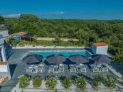 Family Oasis Belladonna