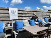 Glamping Safarilodge Grutte Fiif met airco, extra keuken op veranda en privé achtertuin