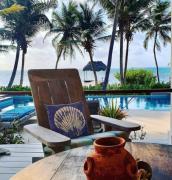 4 BR Beach House Poolside Casita, Le Reve Belize