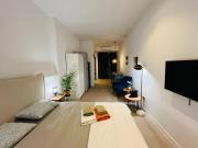 Hotel con entrada independiente a pocos pasos de la Ciudad de las Artes y las Ciencias y el Oceanogràfic A solo 1 minuto caminando del Jardín del Turia