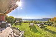 Lakeview Bliss pool & fenced Garden - Happy Rentals
