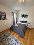 4 ROOMS FAMILY HOUSE WITH BACKYARD, LAUNDRY AND PARKINg