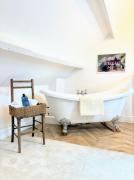 Charming Stone Cottage Getaway