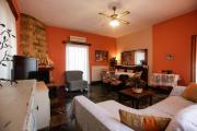 Marousas Country House 12 minutes from Athens Airport