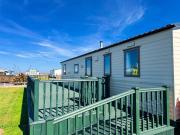 Beachside Caravan Retreat In Lowestoft Sleeps 6