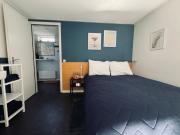 Peaceful room on a houseboat in the city centre