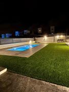Casa con piscina y parking en Roda de Berà