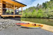 Relax Fireside! Creek Cabin 9 Mi to Dtwn Murphy