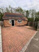 Contemporary Comfort 2 Bed 2 Bath Home Free Parking