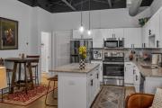 Chic New Condo Near DT Nashville
