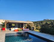 Piscine chauffée dans les vignes