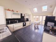 Delightful 4 bedroom family home in Newington - Craigmillar Park