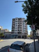 DEPARTAMENTO PREMIUM ! FRENTE PLAZA PRINCIPAL!! Con parrilla y balcón y cochera para auto o camioneta