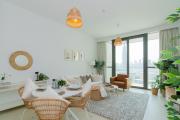 Elite Escape Holiday Home - 2 BHK Getaway with Dubai Mall Access - 1503